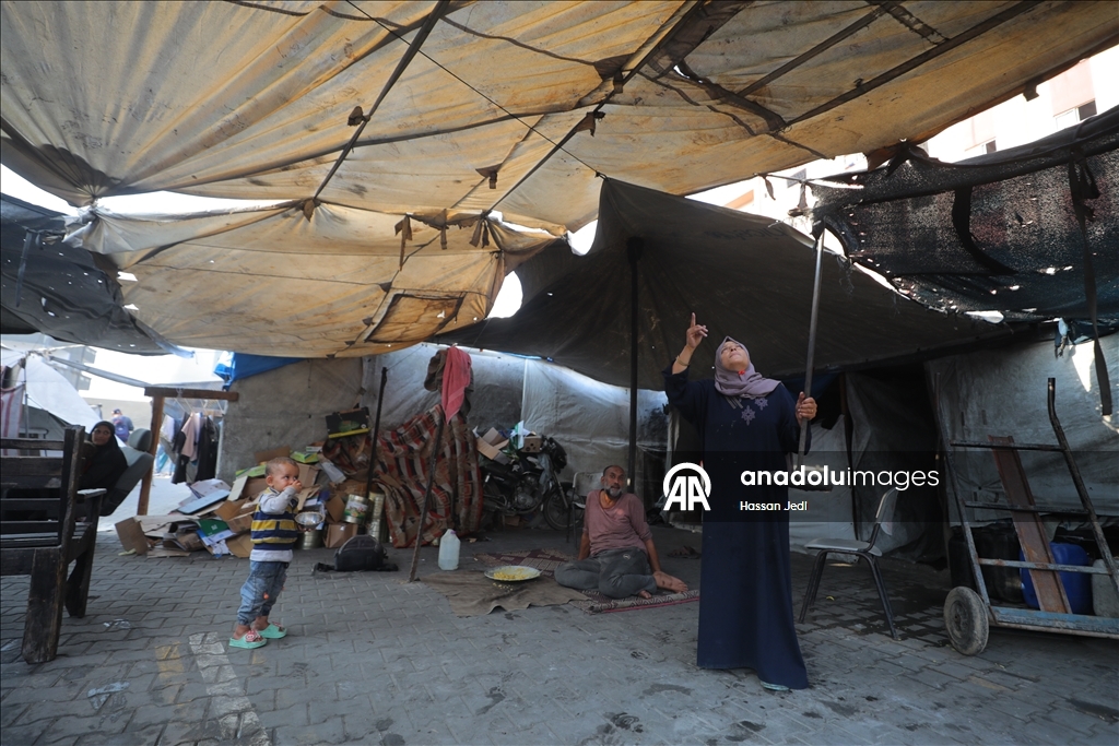 В Газе перемещенные семьи встретят зиму в изношенных палатках