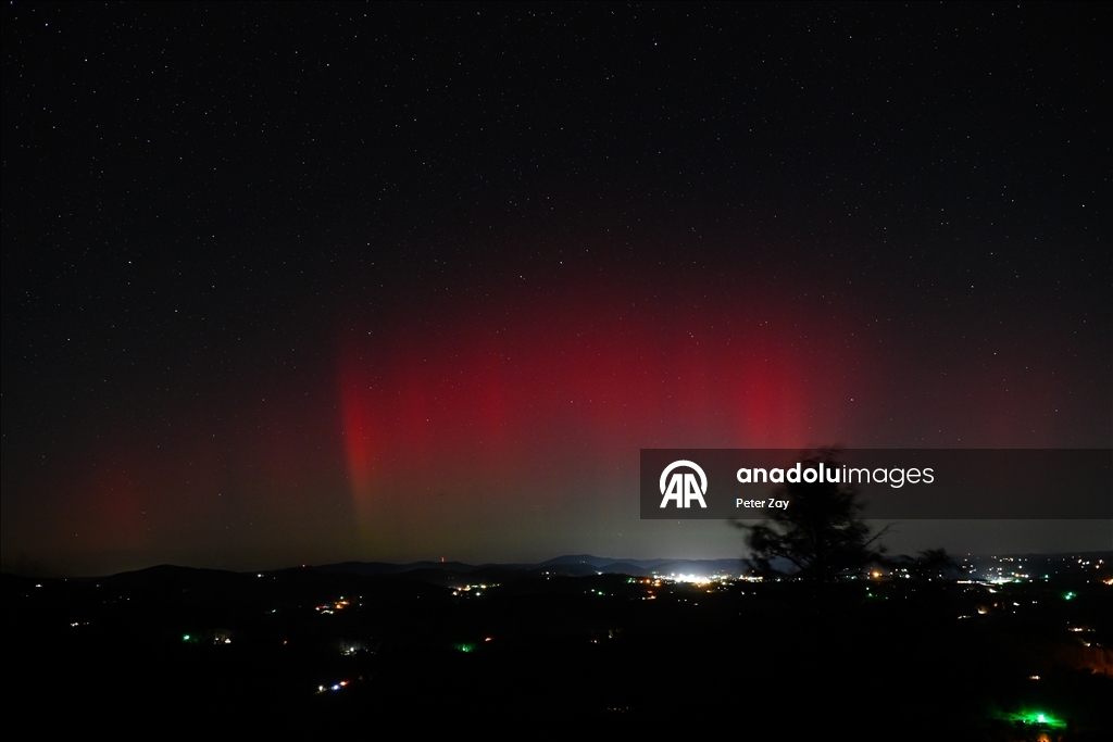 Северное сияние окрасило небо над США