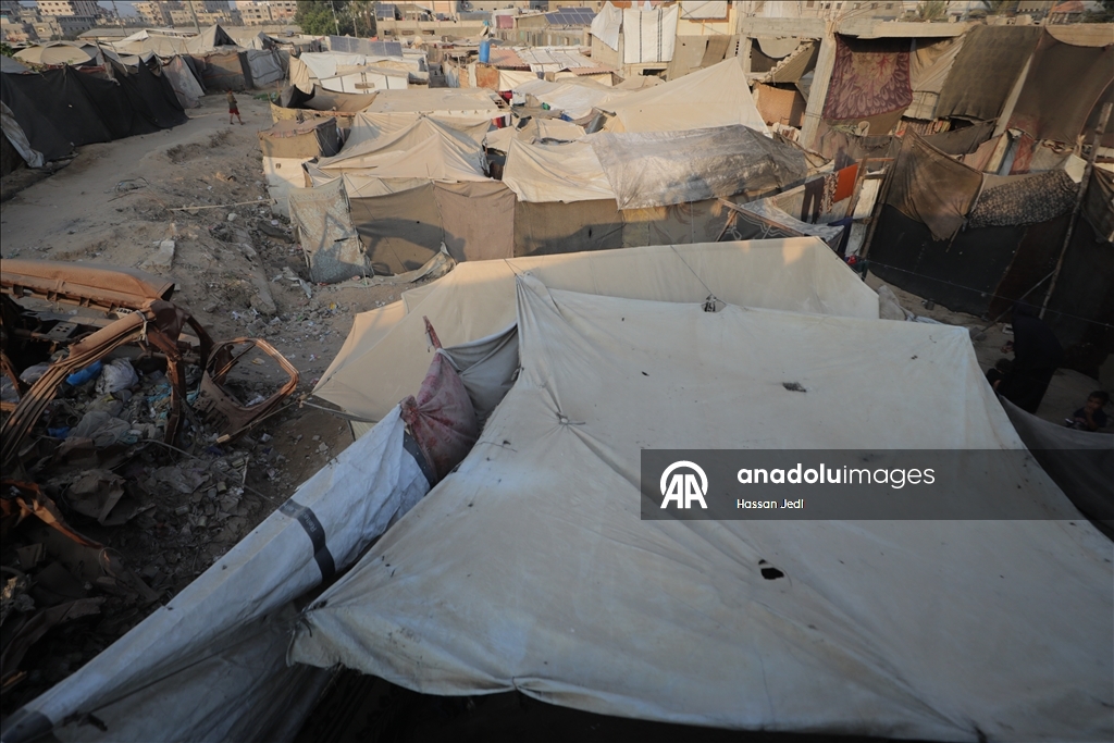 В Газе перемещенные семьи встретят зиму в изношенных палатках