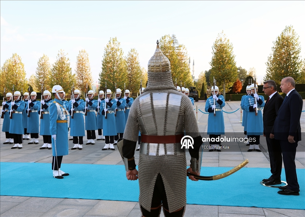 Cumhurbaşkanı Erdoğan, KKTC Cumhurbaşkanı Erhürman'ı resmi törenle karşıladı