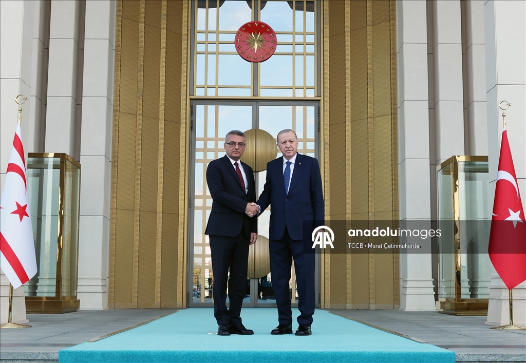 Cumhurbaşkanı Erdoğan, KKTC Cumhurbaşkanı Erhürman'ı resmi törenle karşıladı