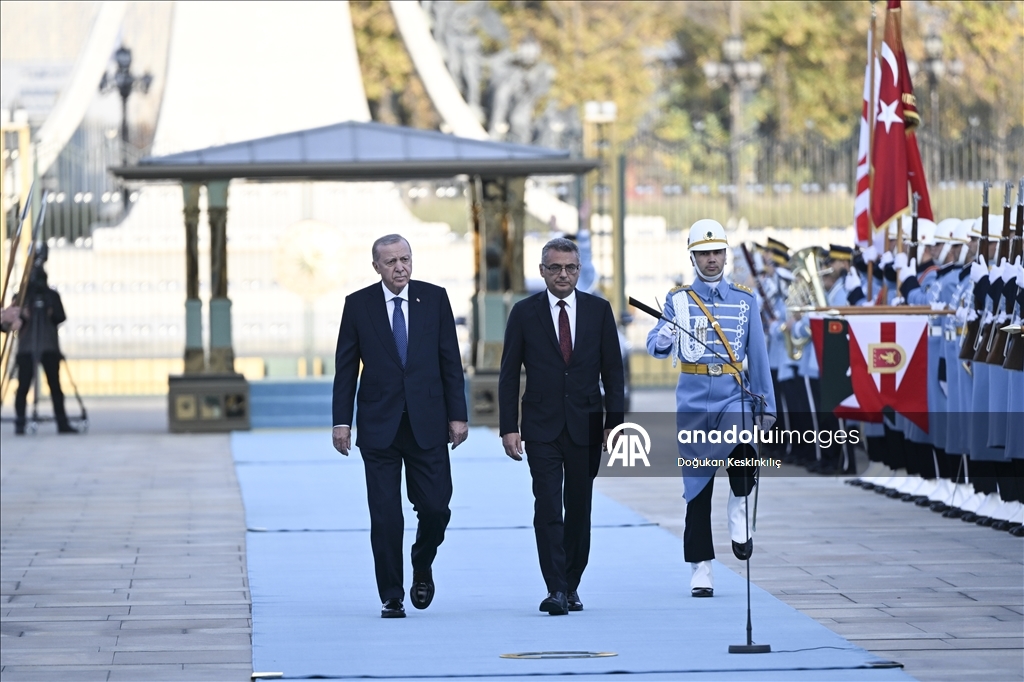 Cumhurbaşkanı Erdoğan, KKTC Cumhurbaşkanı Erhürman’ı resmi törenle karşıladı