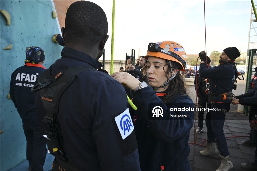 AA'nın savaş muhabirliği eğitiminde "patlayıcılar ve tehlikeli alanlar" dersi verildi