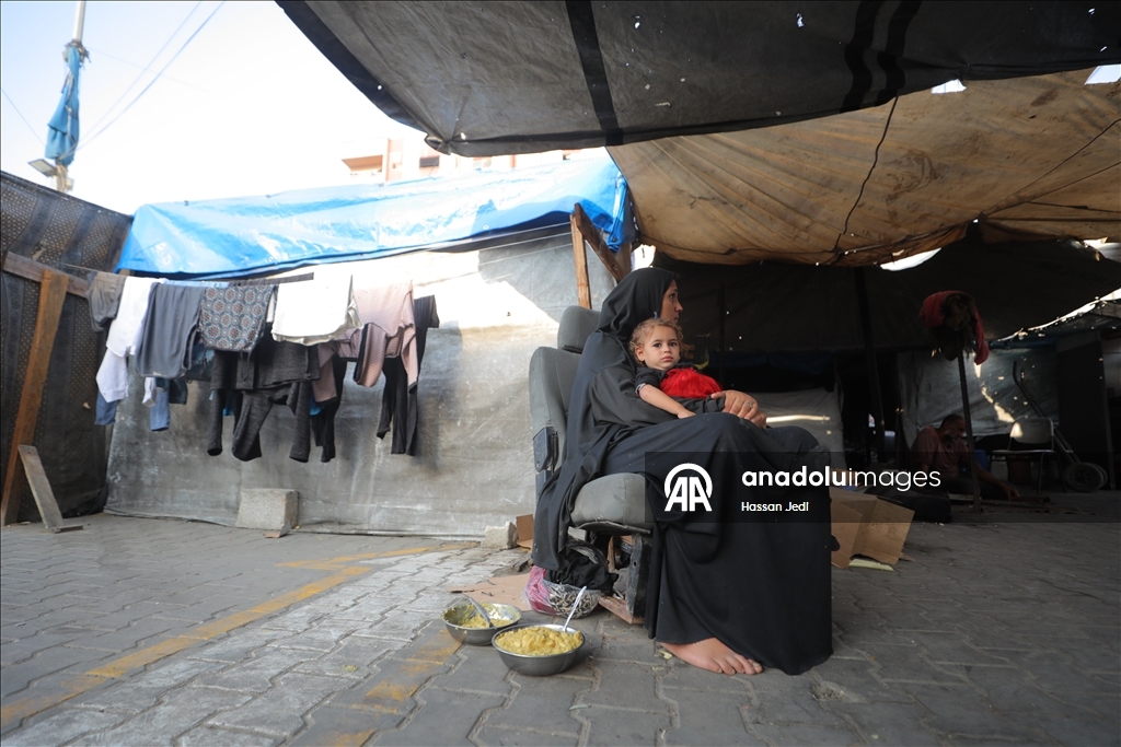 В Газе перемещенные семьи встретят зиму в изношенных палатках