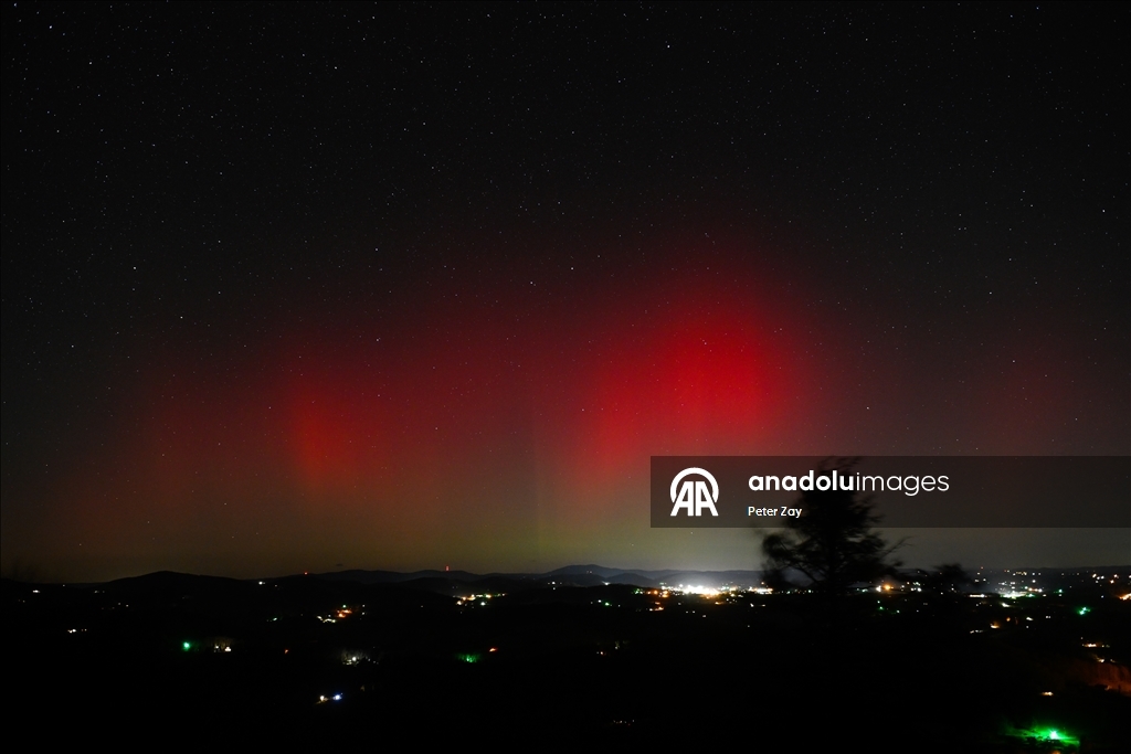 Северное сияние окрасило небо над США