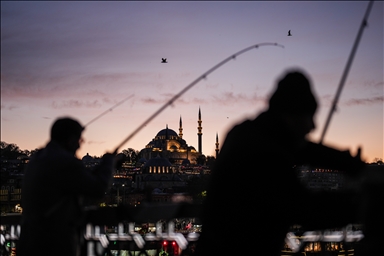 Golden silhouettes over the Bosphorus: sunset moments in Istanbul