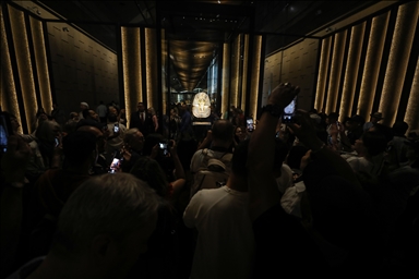 Большой Египетский музей представил золотой саркофаг Тутанхамона