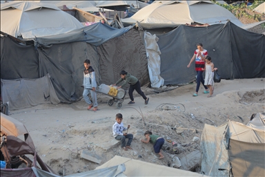 В Газе перемещенные семьи встретят зиму в изношенных палатках