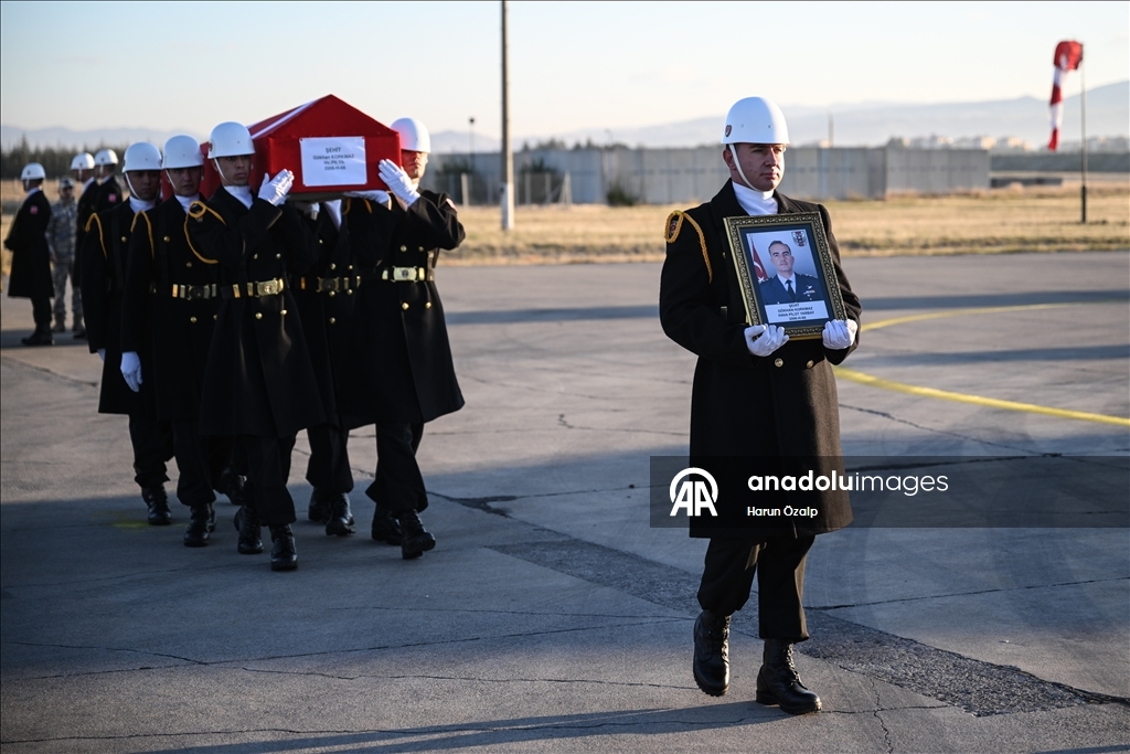 В Анкаре простились с военнослужащими, погибшими при крушении самолета ВВС Турции