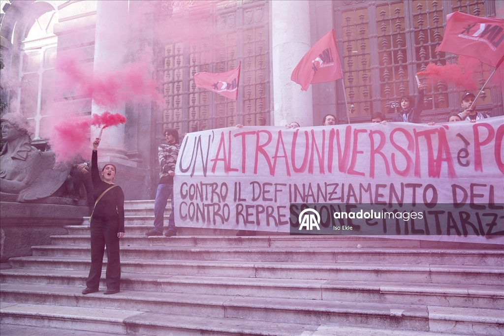 İtalya'da Gazze için öğrenciler greve gitti