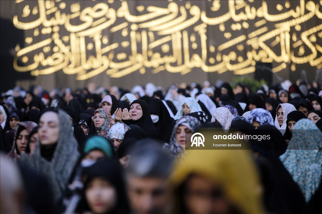 Son 60 yılın en sert kuraklığı olan Tahran’da halk, yağmur duasına çıktı