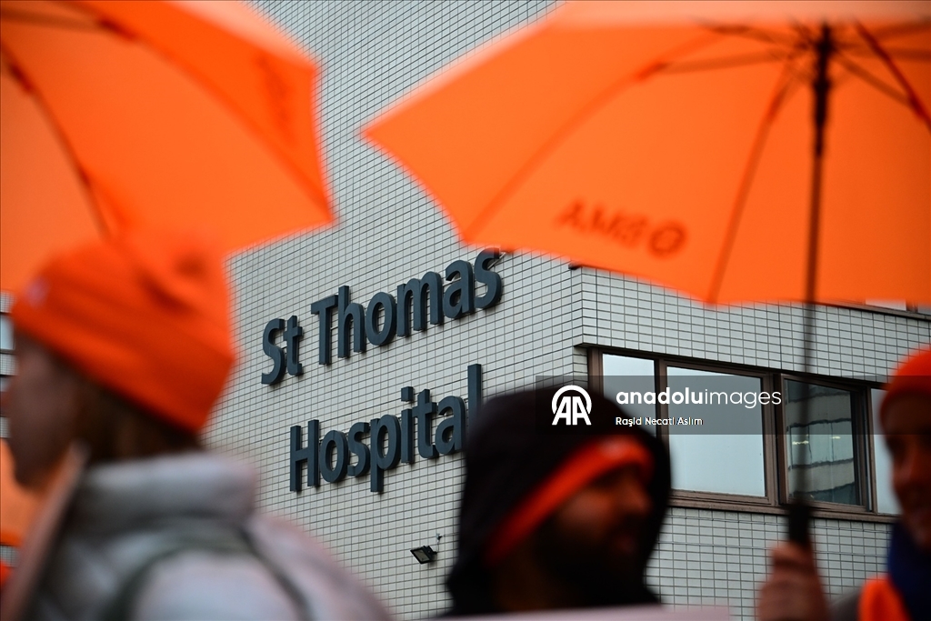 İngiltere’de Asistan Doktorlardan 5 Günlük Grev