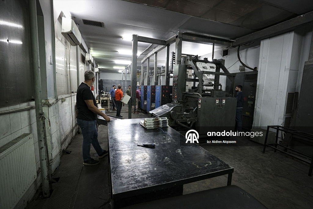 Suriye’nin en eski gazetelerinden "el-Savre", renkli baskıya hazırlanıyor