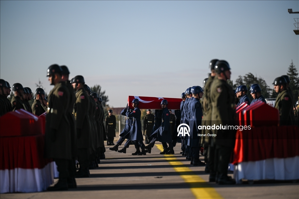 В Анкаре простились с военнослужащими, погибшими при крушении самолета ВВС Турции