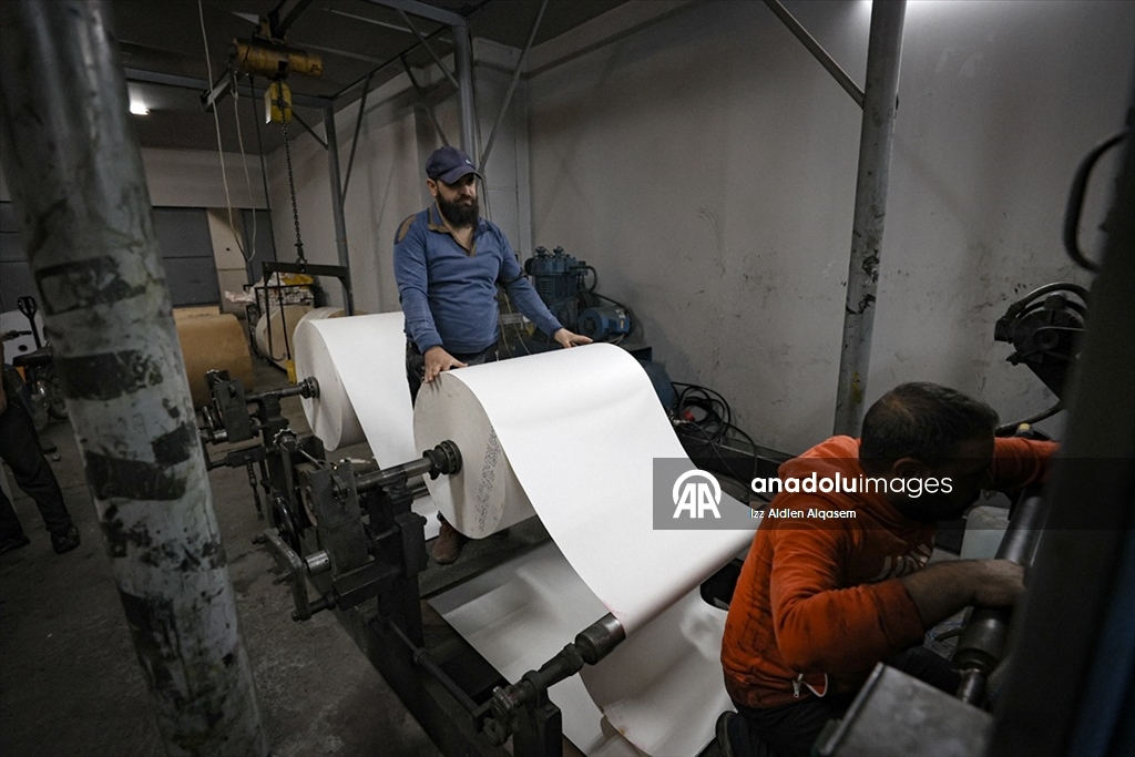 Suriye’nin en eski gazetelerinden "el-Savre", renkli baskıya hazırlanıyor