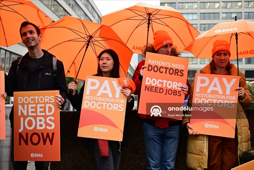 İngiltere’de Asistan Doktorlardan 5 Günlük Grev