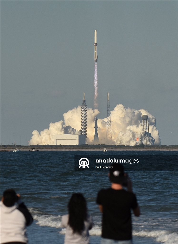 Blue Origin Джеффа Безоса успешно запустила ракету со спутниками НАСА