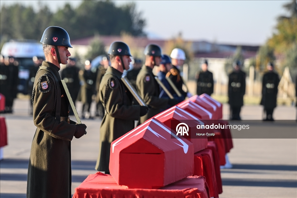 В Анкаре простились с военнослужащими, погибшими при крушении самолета ВВС Турции