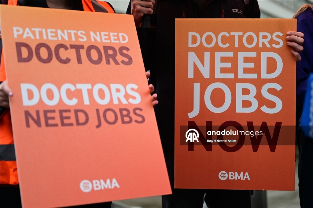 İngiltere’de Asistan Doktorlardan 5 Günlük Grev