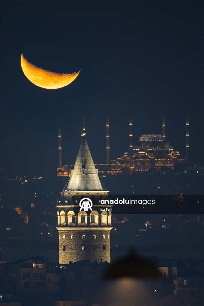 Полумесяц в Стамбуле