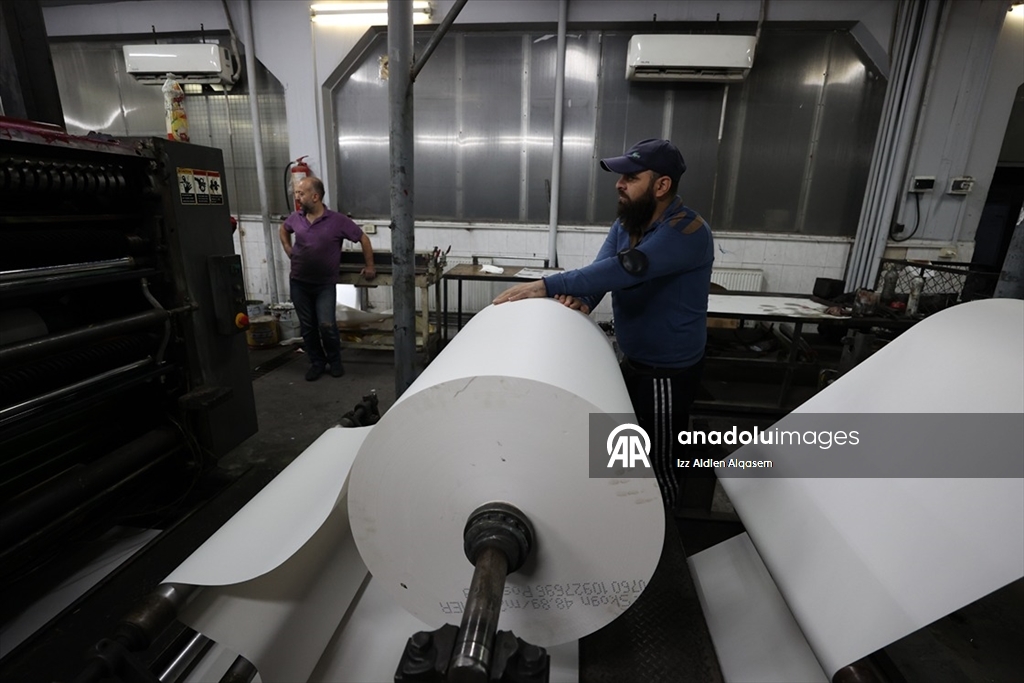 Suriye’nin en eski gazetelerinden "el-Savre", renkli baskıya hazırlanıyor