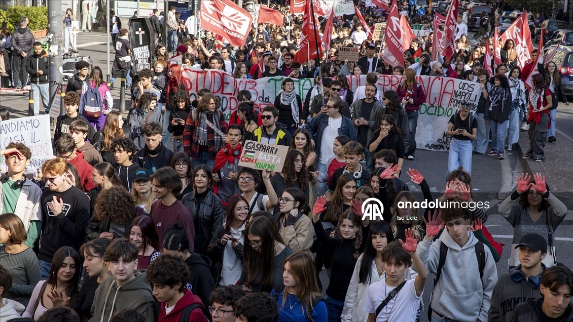 İtalya'da Gazze için öğrenciler greve gitti