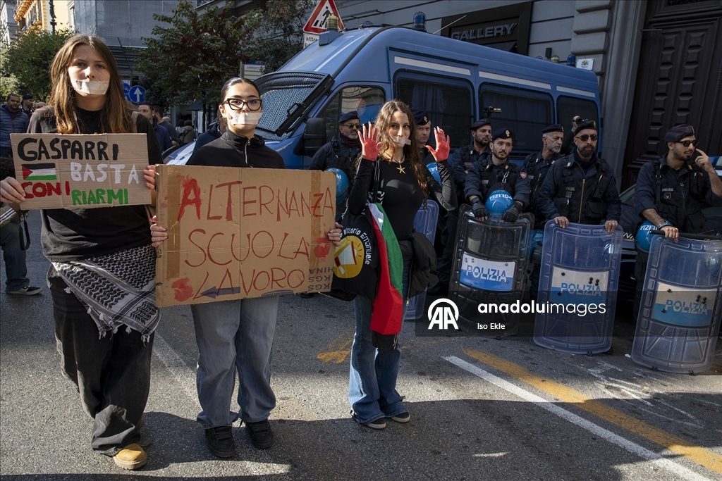 İtalya'da Gazze için öğrenciler greve gitti