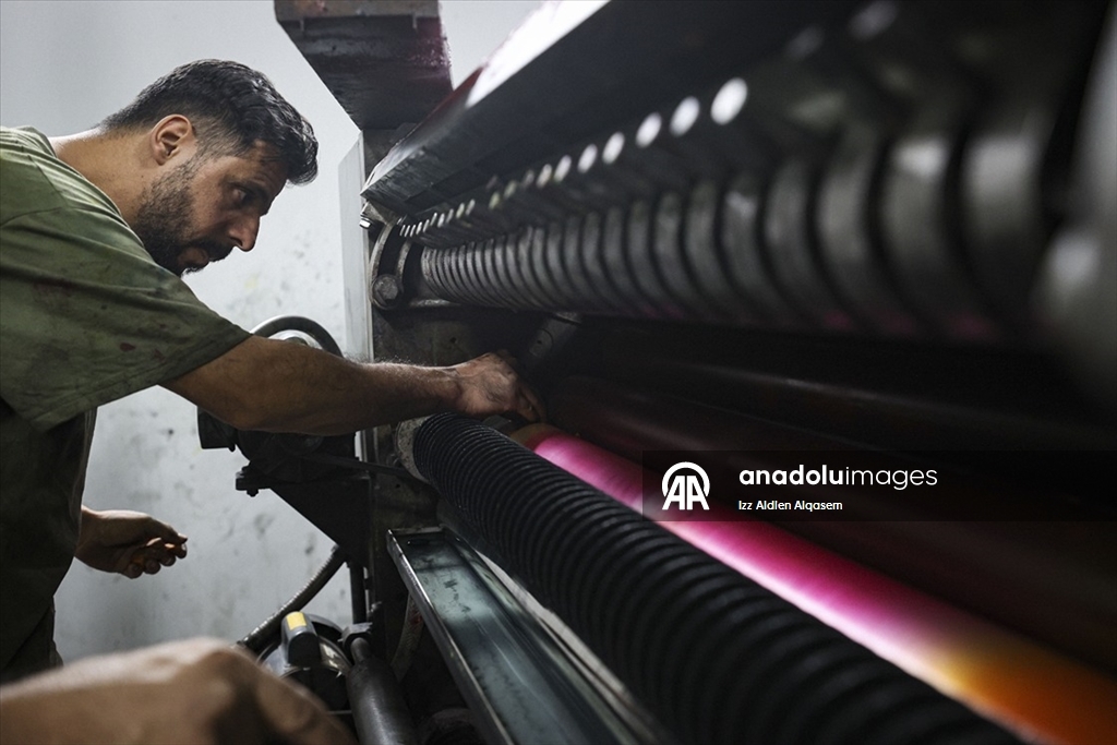 Suriye’nin en eski gazetelerinden "el-Savre", renkli baskıya hazırlanıyor