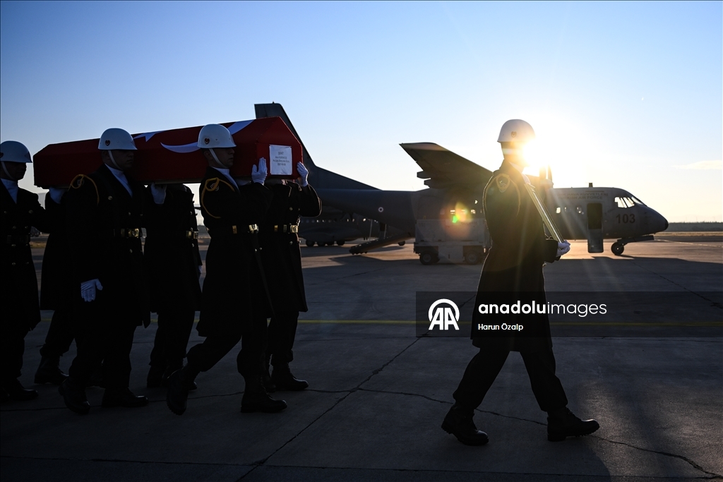 В Анкаре простились с военнослужащими, погибшими при крушении самолета ВВС Турции