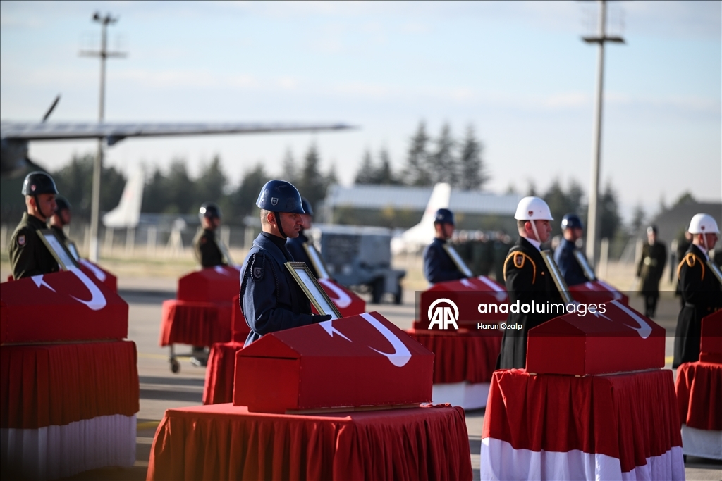 В Анкаре простились с военнослужащими, погибшими при крушении самолета ВВС Турции