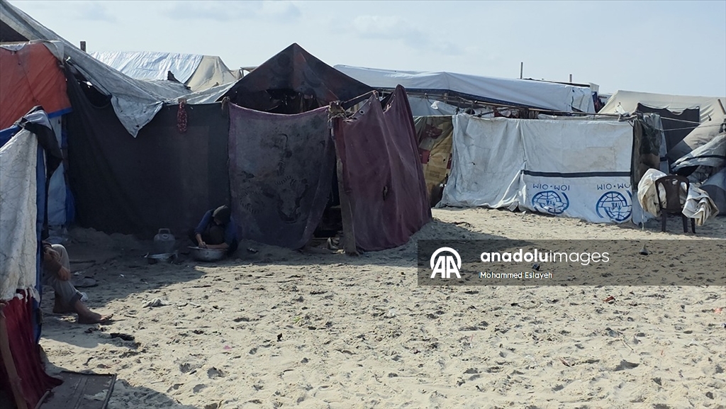Han Yunus kentinin Mavasi bölgesinde kış öncesi çadırlarda yaşayan Filistinlilerin endişesi artıyor