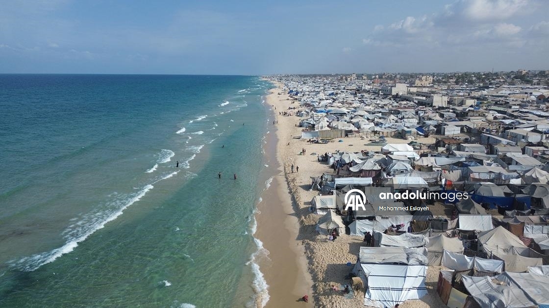 Han Yunus kentinin Mavasi bölgesinde kış öncesi çadırlarda yaşayan Filistinlilerin endişesi artıyor