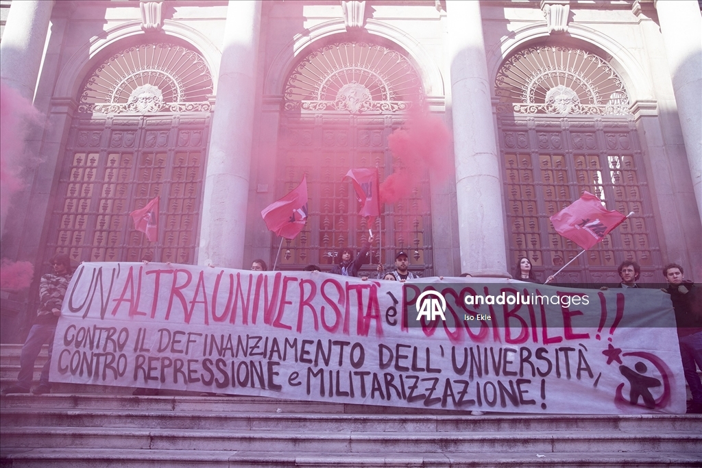 İtalya'da Gazze için öğrenciler greve gitti