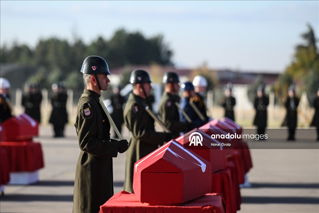 В Анкаре простились с военнослужащими, погибшими при крушении самолета ВВС Турции