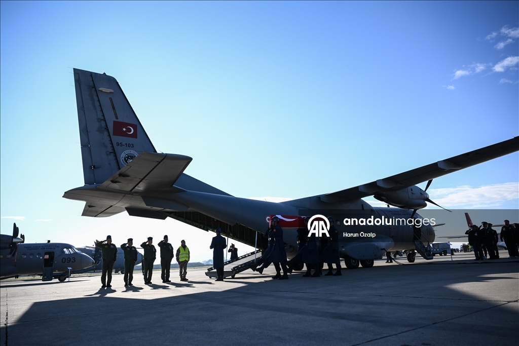 В Анкаре простились с военнослужащими, погибшими при крушении самолета ВВС Турции