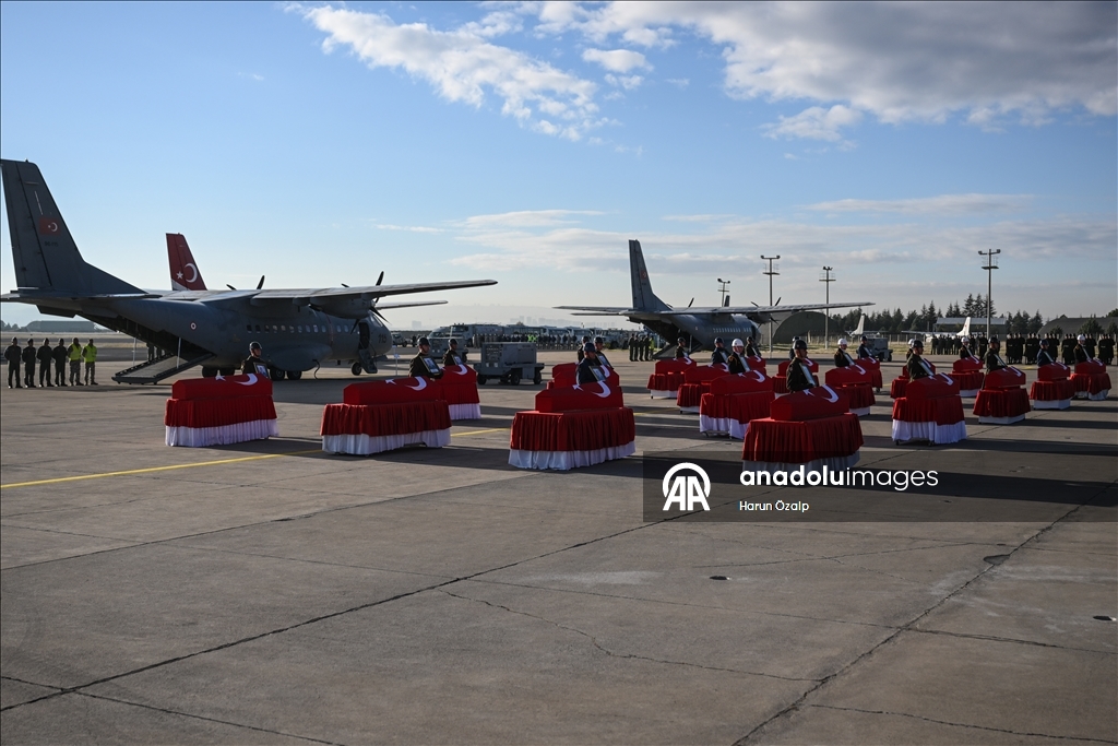 В Анкаре простились с военнослужащими, погибшими при крушении самолета ВВС Турции