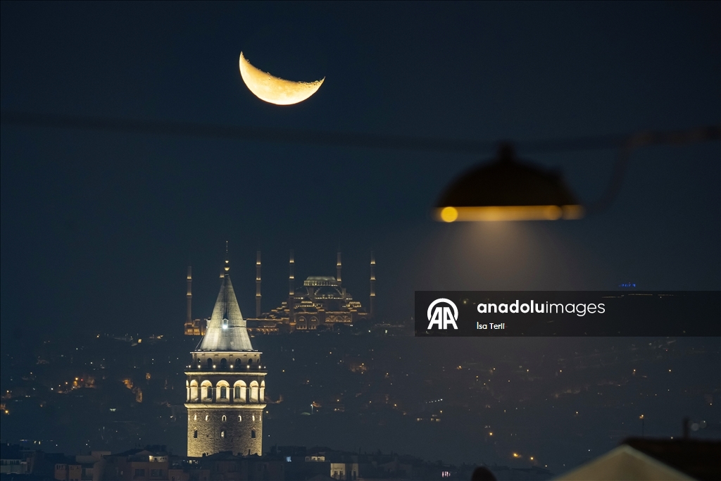 Полумесяц в Стамбуле