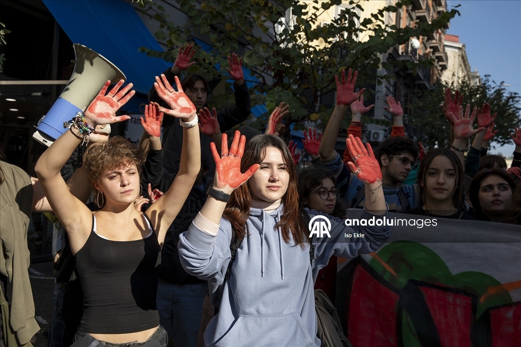 İtalya'da Gazze için öğrenciler greve gitti