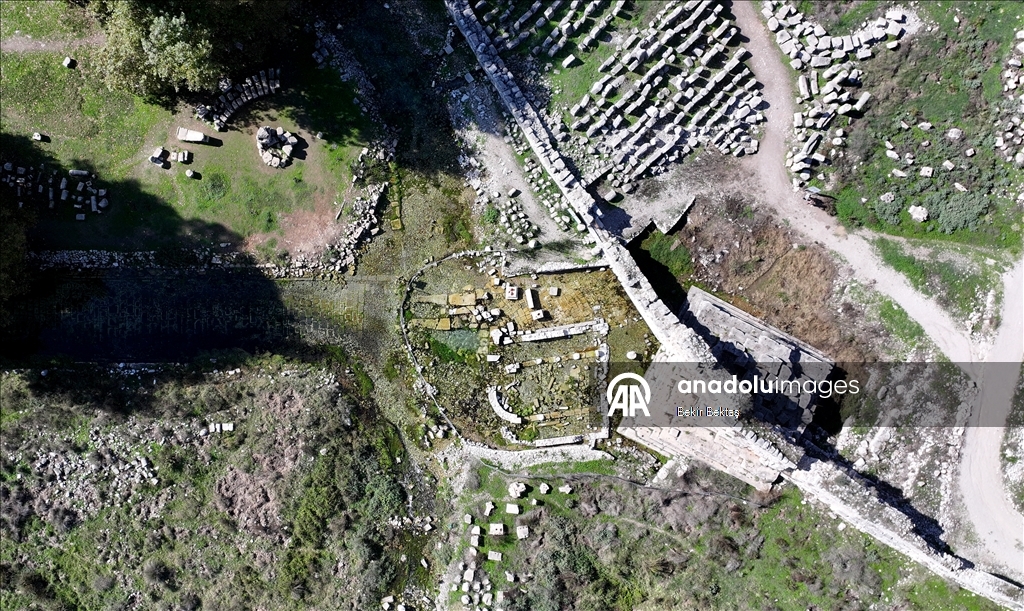 В античном городе Лимира после 43 лет поисков обнаружены руины храма Зевса