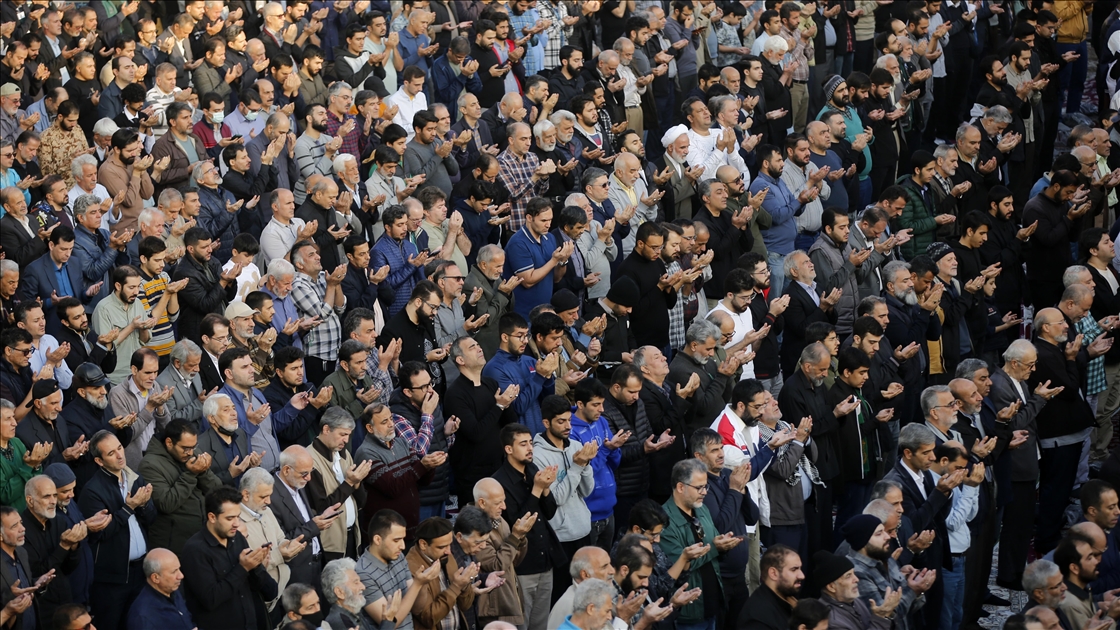Irak'ın Süleymaniye kentindeki vatandaşlar yağmur duasına çıktı