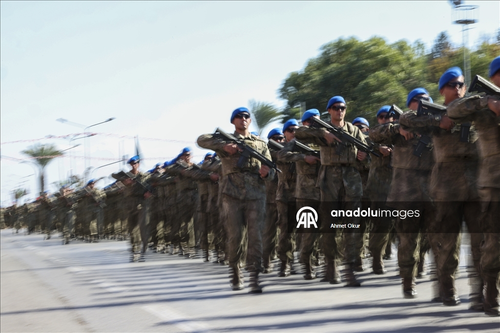 KKTC'nin 42. kuruluş yıl dönümü ve 15 Kasım Cumhuriyet Bayramı törenlerle kutlandı