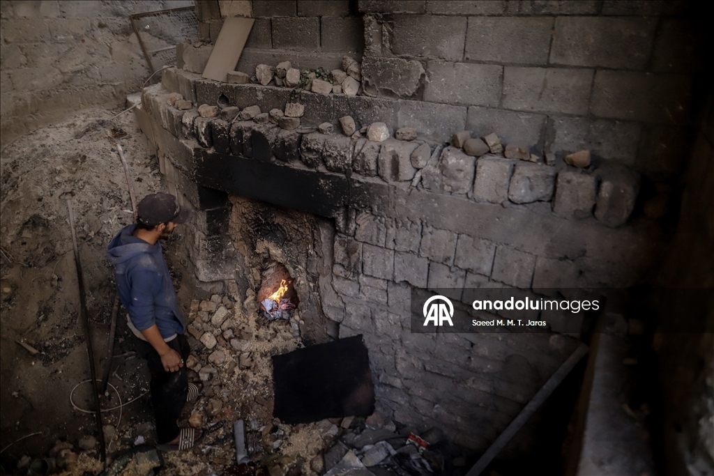 Gazze'de Filistinliler zor şartlarına rağmen mesleklerini sürdürüyor