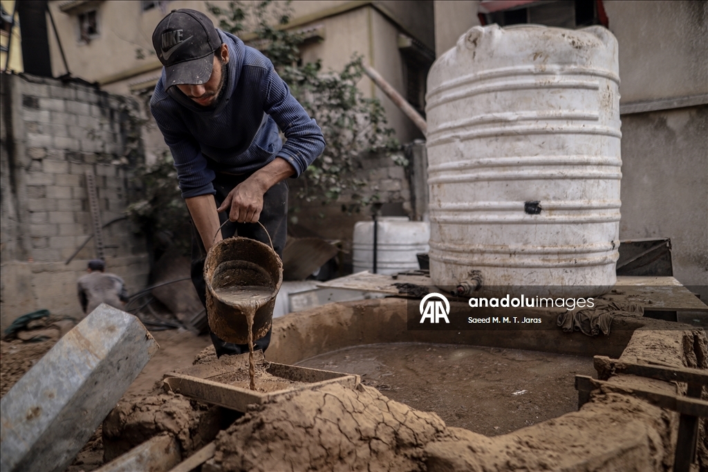 Gazze'de Filistinliler zor şartlarına rağmen mesleklerini sürdürüyor