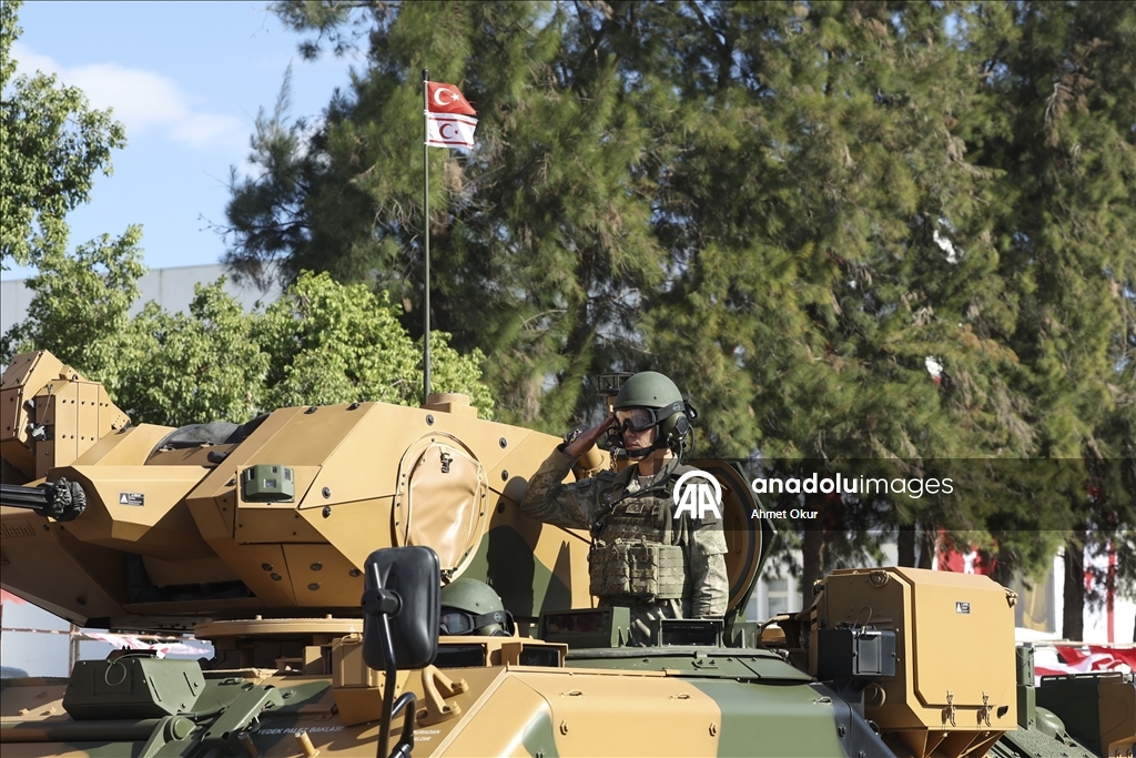 KKTC'nin 42. kuruluş yıl dönümü ve 15 Kasım Cumhuriyet Bayramı törenlerle kutlandı