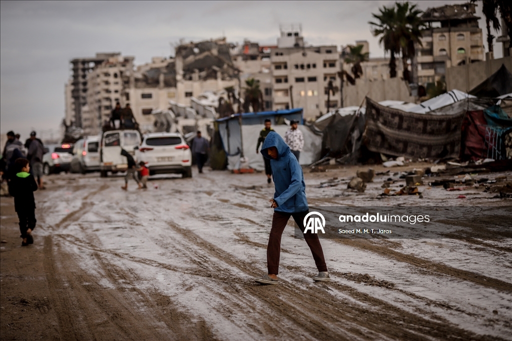 Hladno vrijeme u Gazi otežava život Palestinaca u šatorskim naseljima