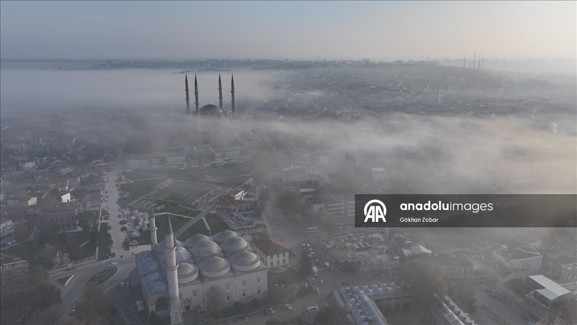 Selimiye Camisi sis içindeyken havadan görüntülendi