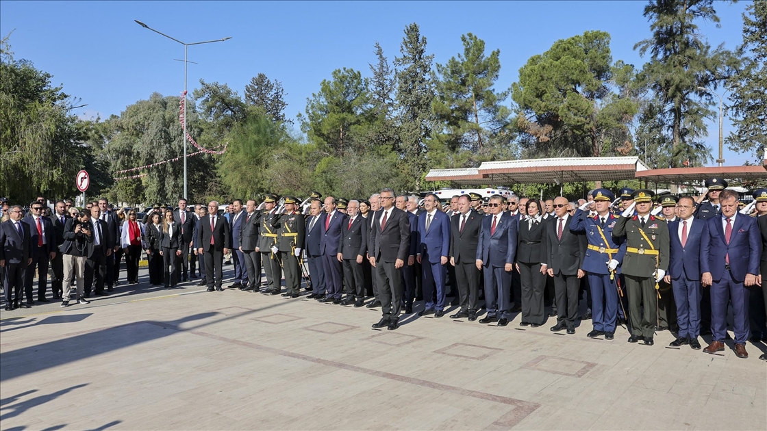 KKTC'nin 42. kuruluş yıl dönümü ve 15 Kasım Cumhuriyet Bayramı törenlerle kutlandı