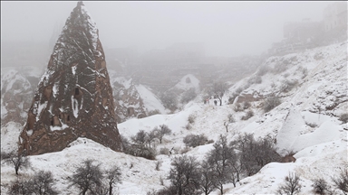 Kapadokya'da mevsimin ilk karı yağdı