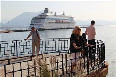 Круизный лайнер «Astoria Grande» под флагом Палау пришвартовался в порту Аланьи