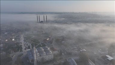 Selimiye Camisi sis içindeyken havadan görüntülendi